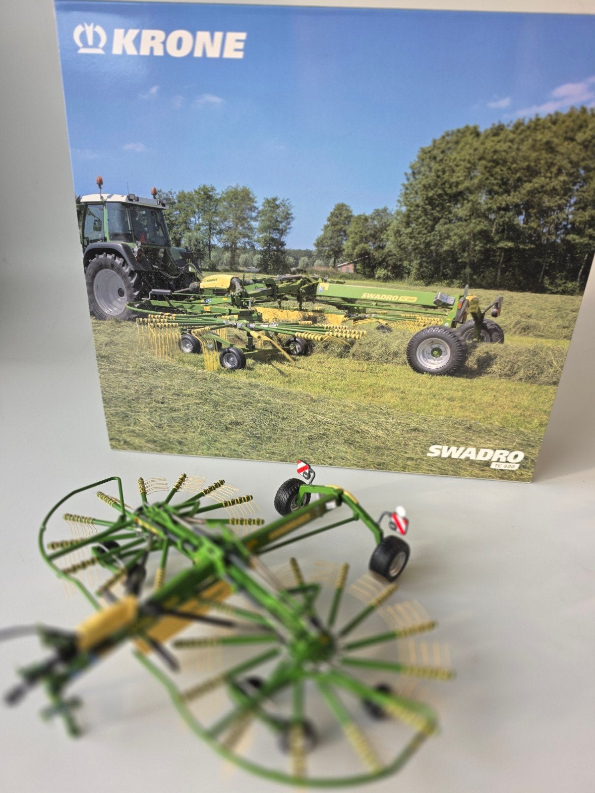 Krone swadro TC 880 marge-models 1:32, Ophalen of Verzenden, Nieuw, Tractor of Landbouw, Overige merken