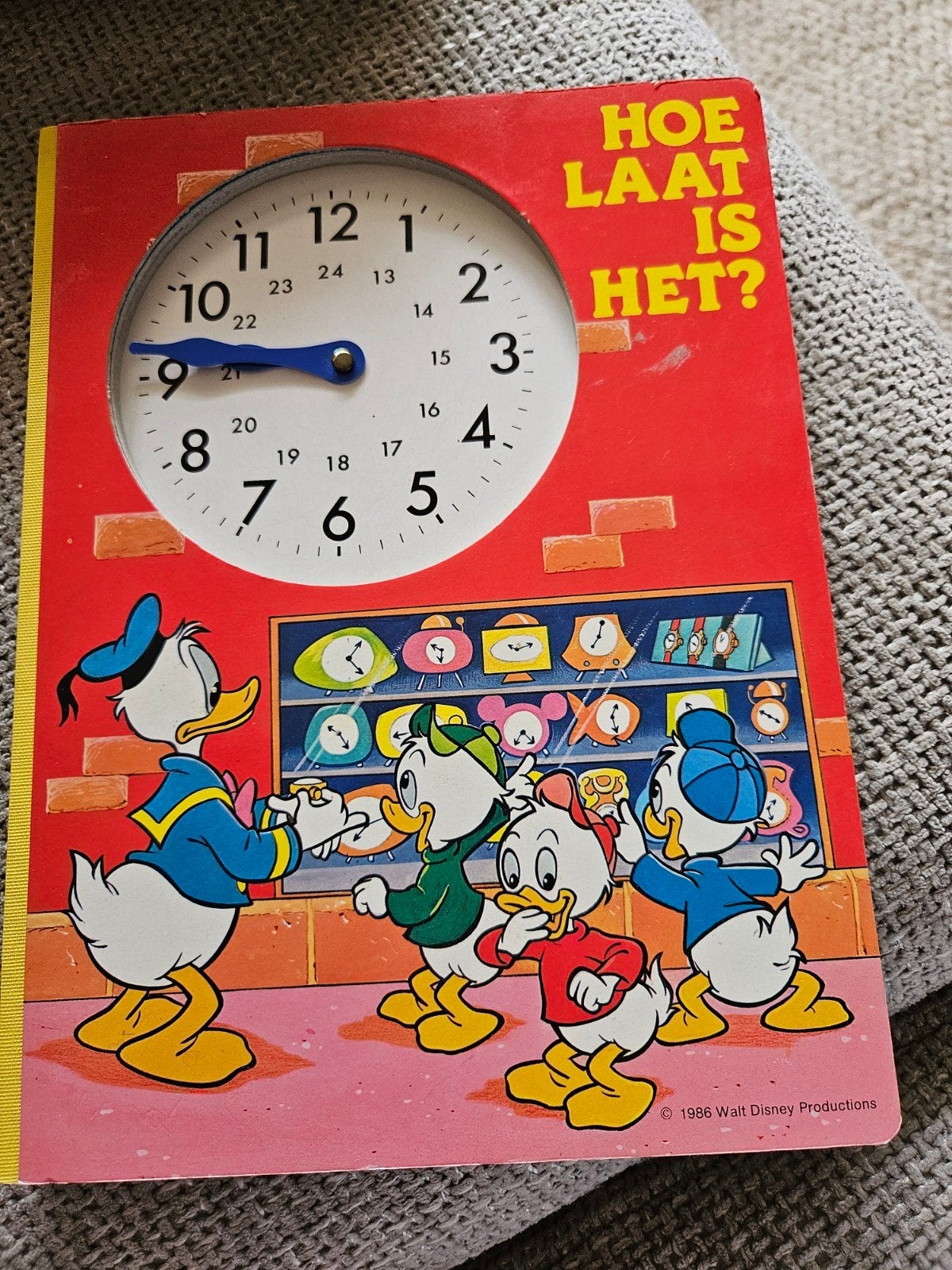 Donald Duck: Hoe laat is het? Leerklokboek hema, Gelezen, 3 tot 4 jaar, Ophalen of Verzenden, Walt Disney Productions