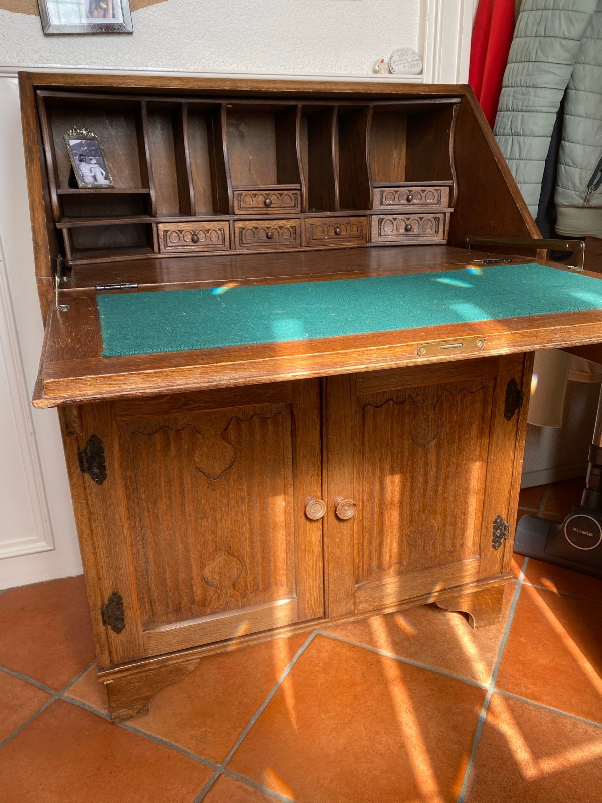 Antiek Eiken Secretaire met Klep en Opbergruimte, Ophalen