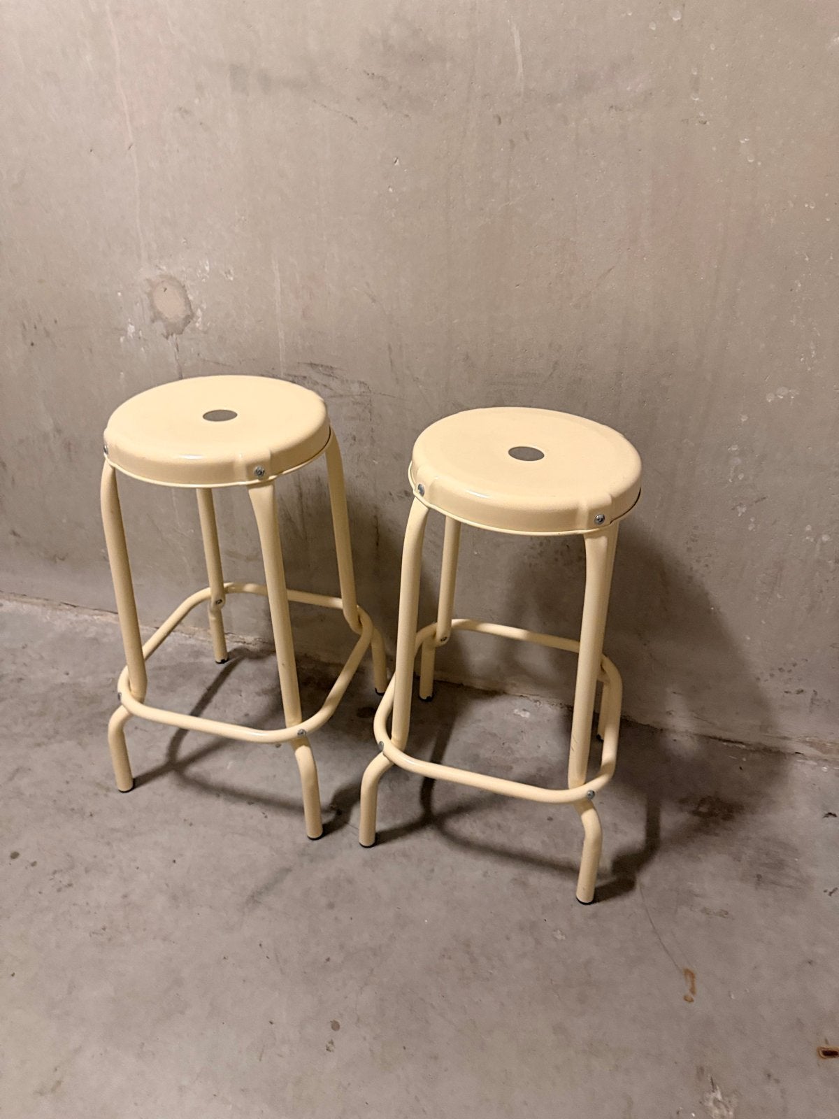 2x IKEA RÅSKOG krukken, beige, metaal, Ophalen, Gebruikt, Met voetsteun, 60 tot 90 cm
