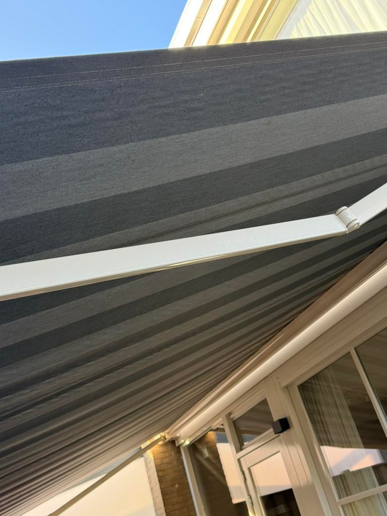 Zonnescherm - luifel, Tuin en Terras, Zonneschermen, Ophalen, 450 cm of meer, Elektrisch, Zo goed als nieuw