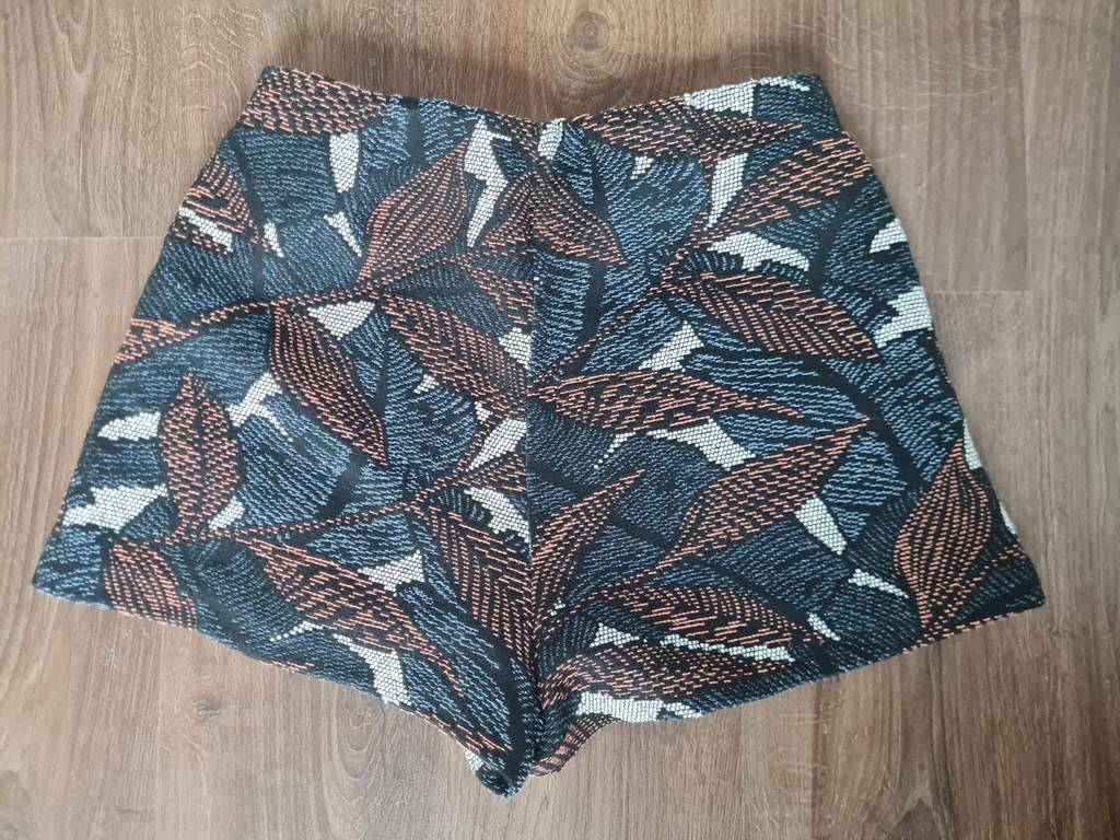 Zara Trafaluc Short met bladprint maat S, Overige kleuren, Kort, Maat 36 (S), Gedragen