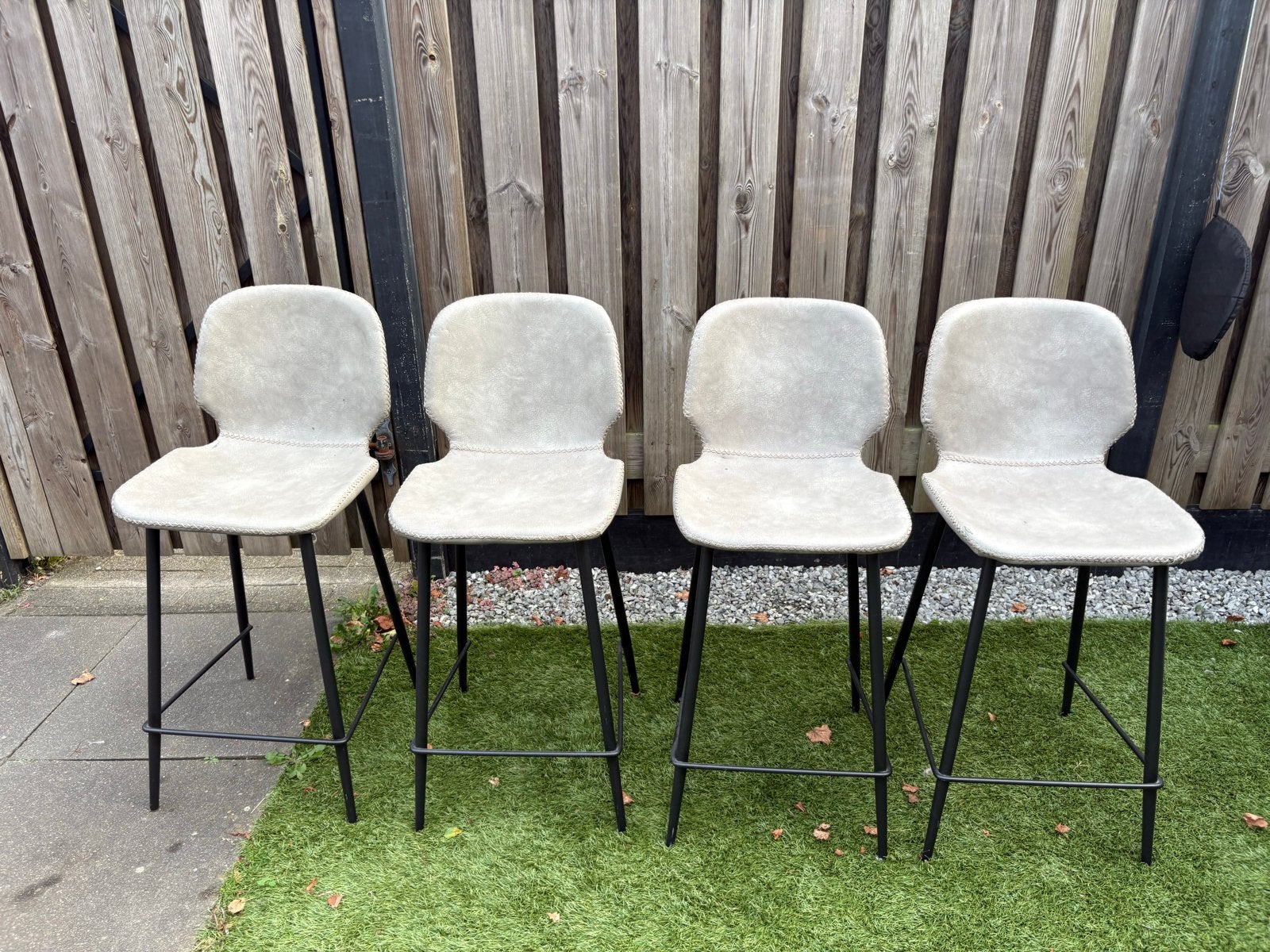 Set van 4 By-Boo barkrukken (grijs), Huis en Inrichting, Ophalen, Gebruikt, 60 tot 90 cm, Metaal