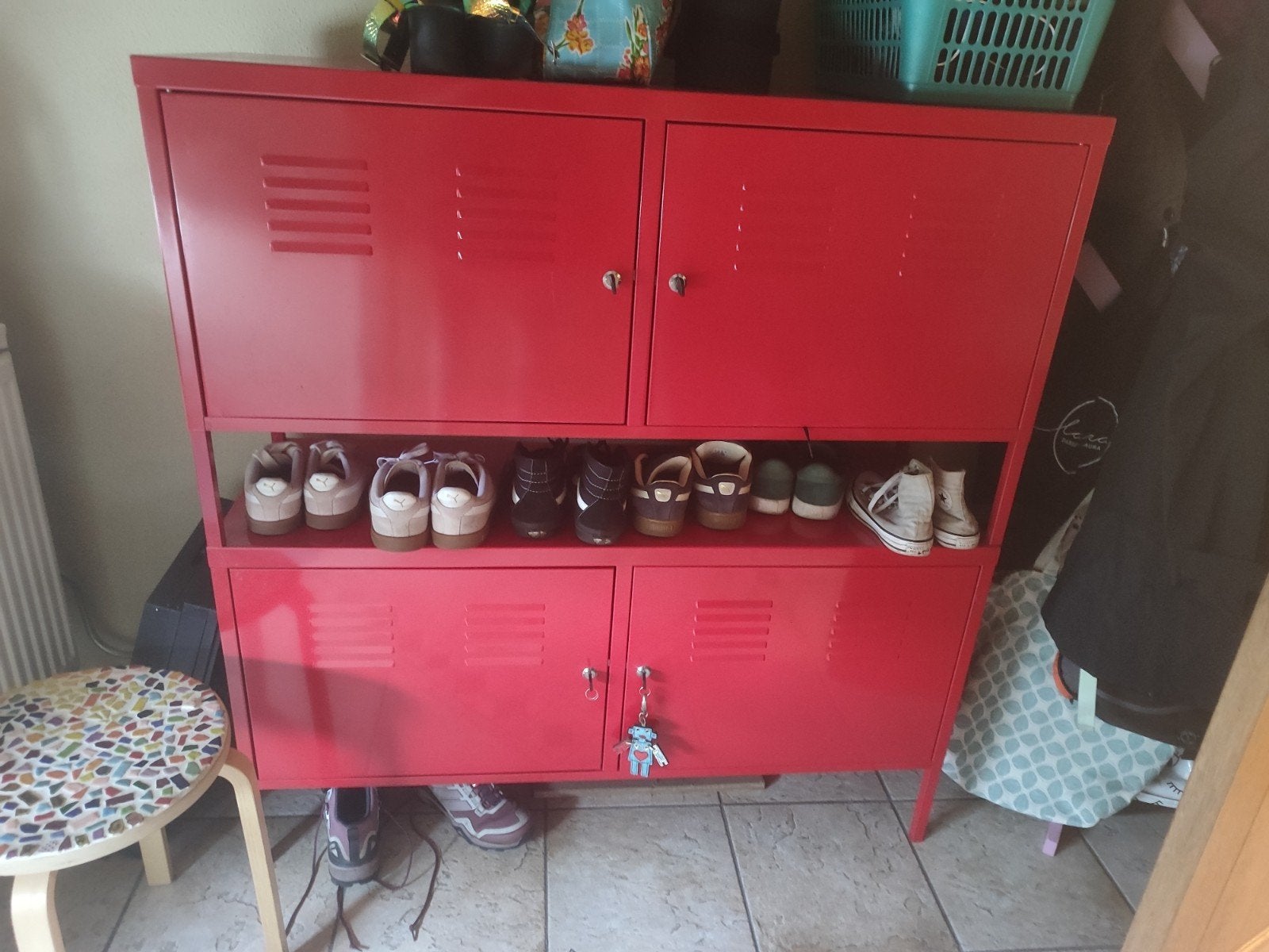 Rode metalen locker kasten, 2 stuks, IKEA PS, Ophalen, Gebruikt