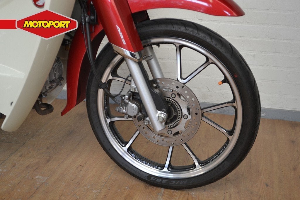 Honda Super Cub C125 (bj 2019), Honda Motor Europe, Hlcbepccnl@honda-eu.com, Scooter, Dorneveld 180-184
B-1731  Zellik, BE