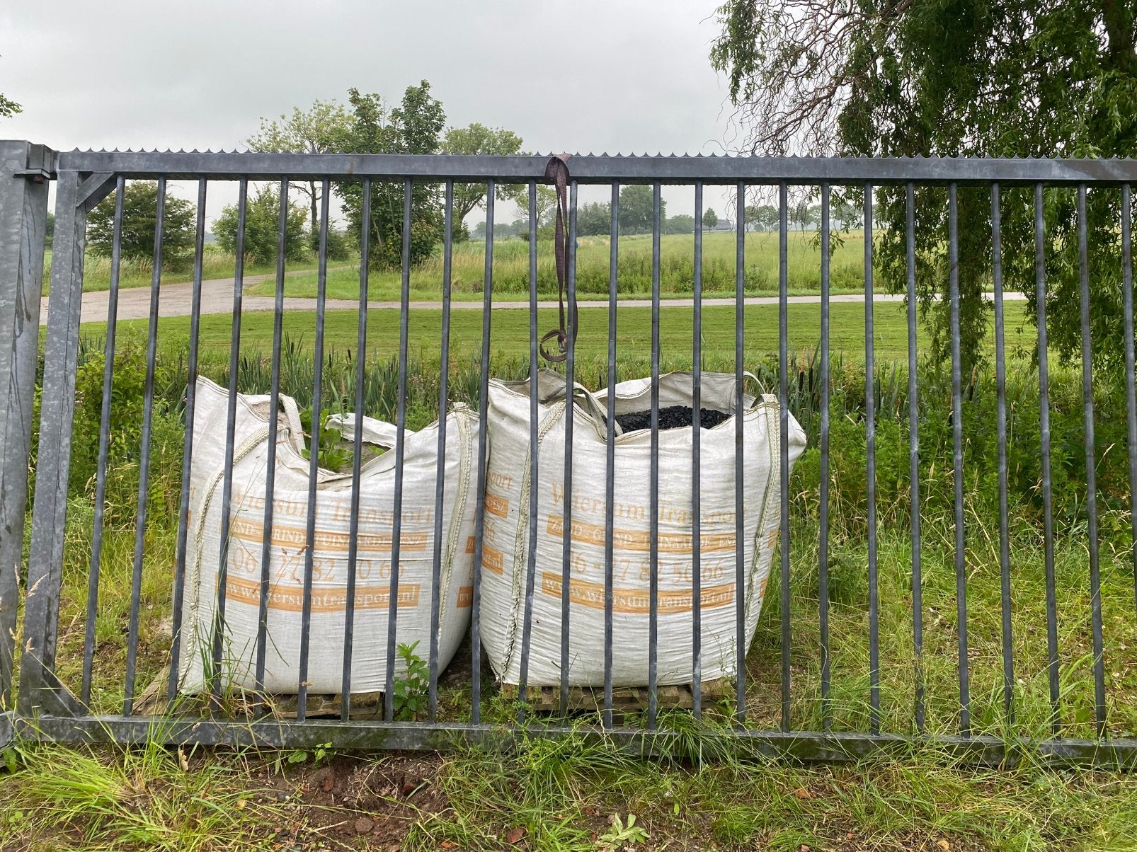 Robuust ijzeren spijlenhekwerk, Ophalen, Met poort, Gebruikt, Spijlenhekwerk