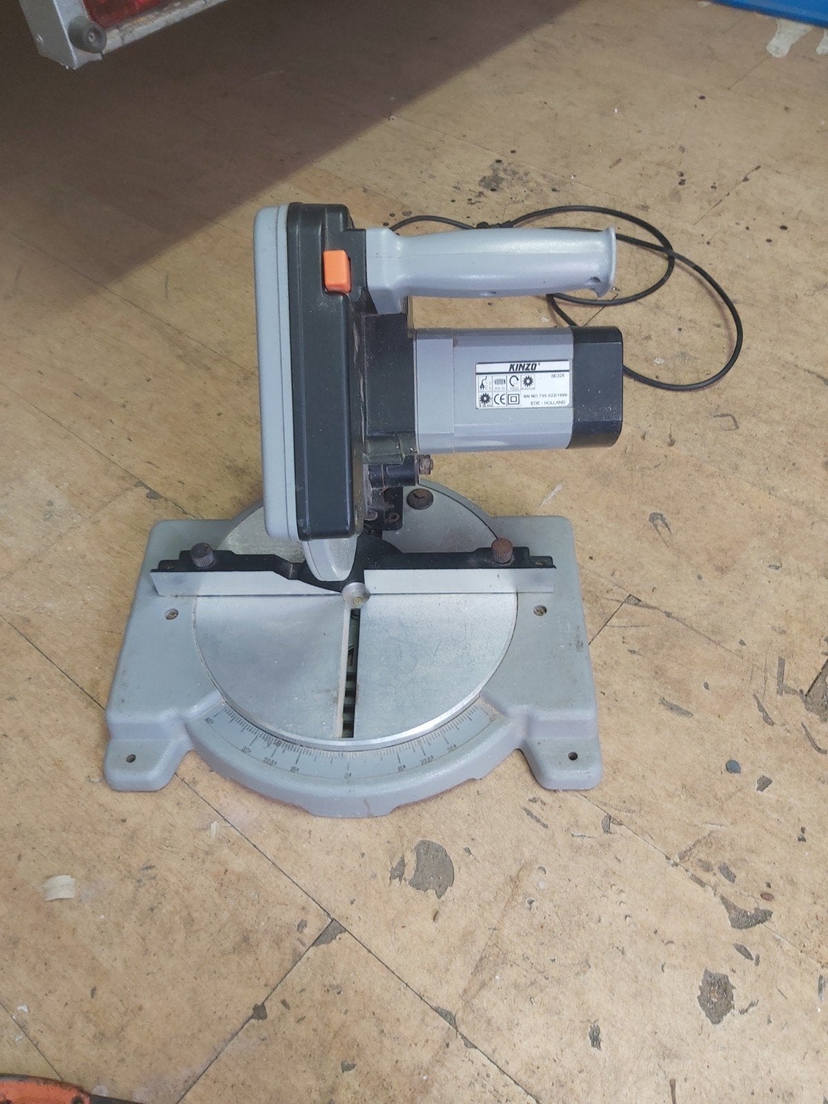 Kinzo Afkortzaag 800W - Compact en Krachtig, Ophalen, Minder dan 30 mm, Gebruikt, Kinzo