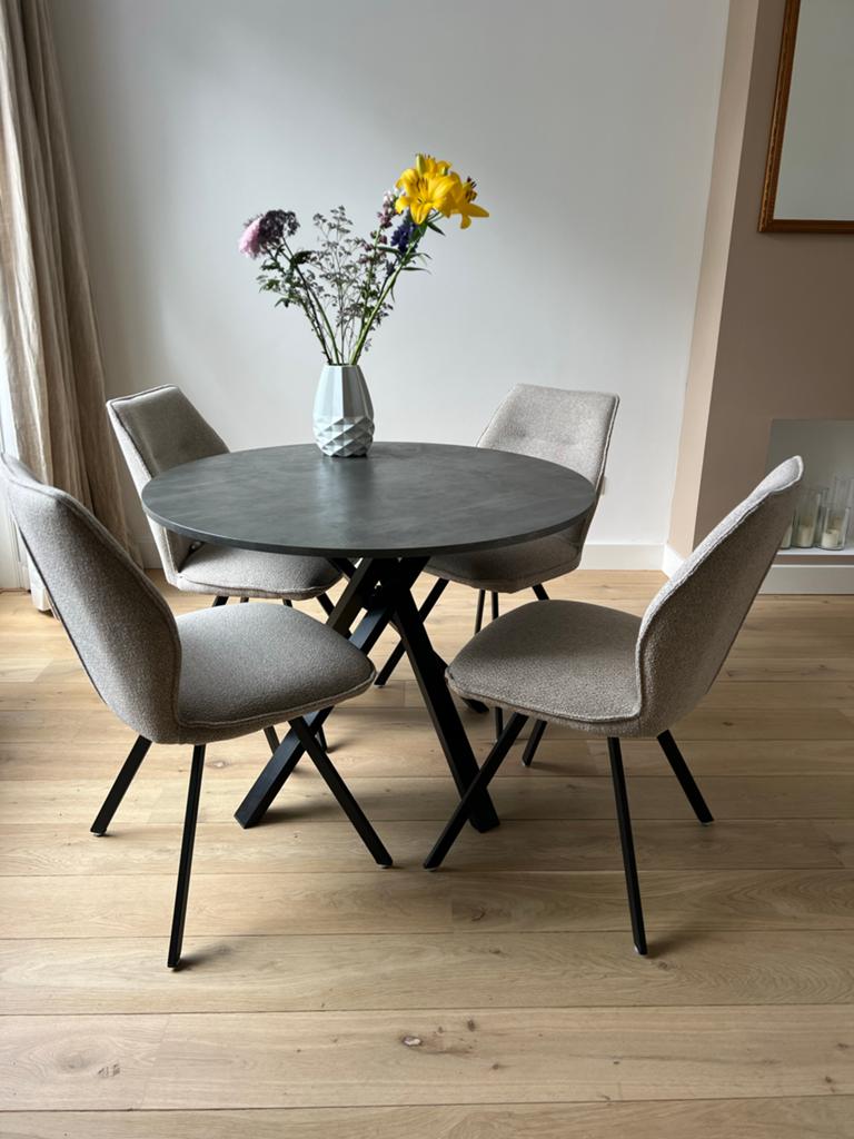 IKEA Mariedamm ronde eettafel donkergrijs (Ø105cm), Ophalen, Rond, Zo goed als nieuw, Vier personen
