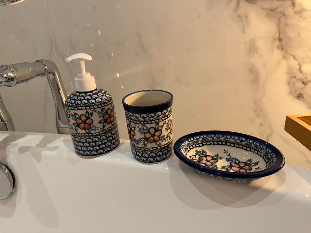 Hand painted ceramic, 3 pieces, Antiek en Kunst, Antiek | Porselein, Ophalen of Verzenden