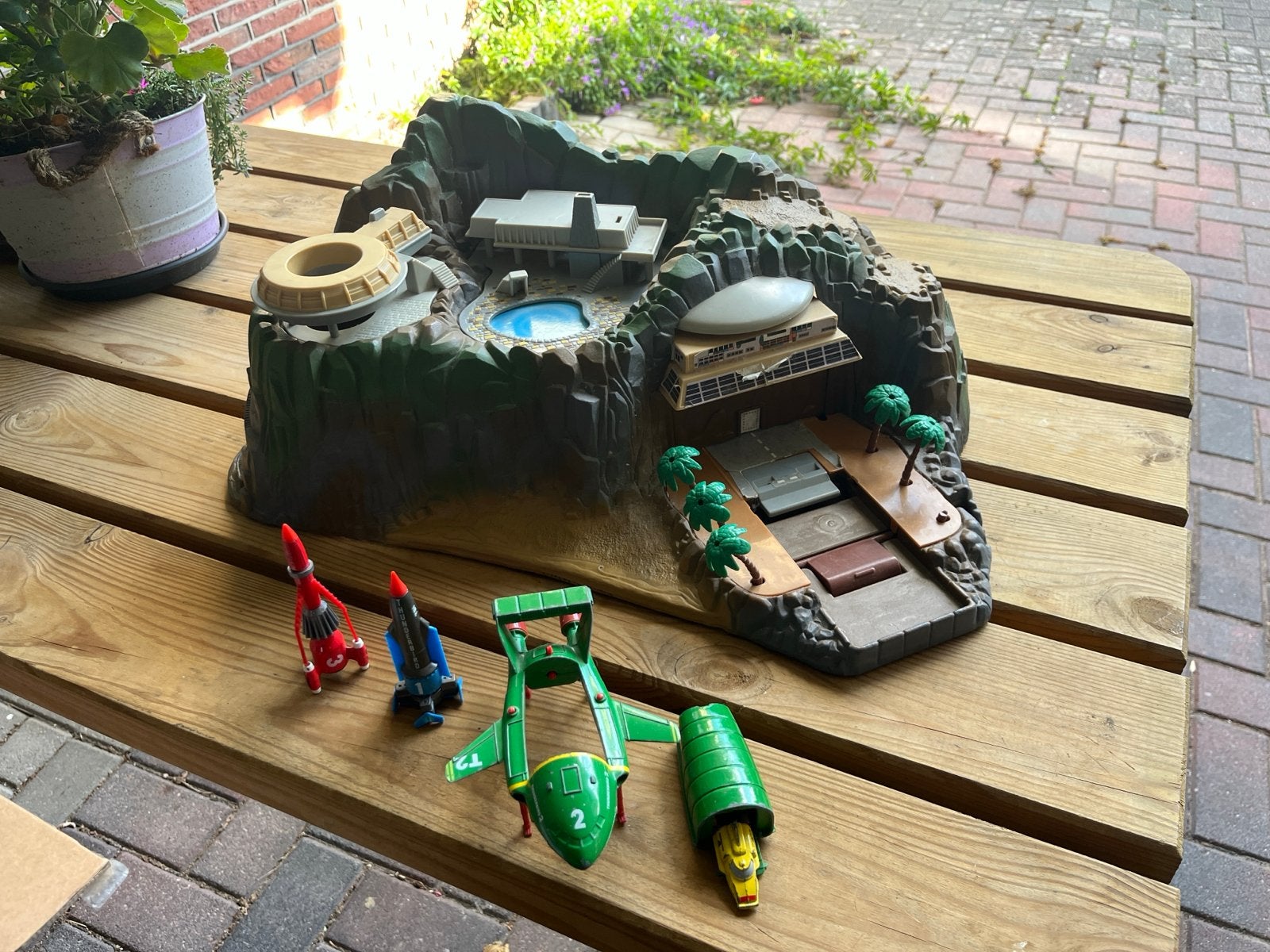 Thunderbirds Tracy Island speelset met figuren en voertuigen, Ophalen of Verzenden, Gebruikt
