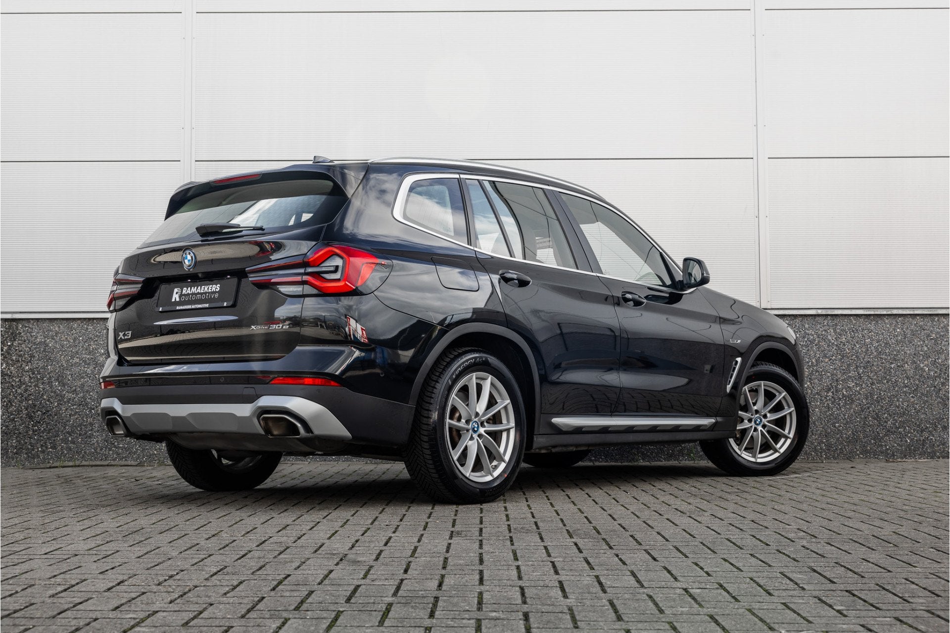BMW X3 xDrive30e SOH 99% / LED / Camera / All-Season / Carpl, Auto's, Automaat, Gebruikt, Euro 6, Zwart
