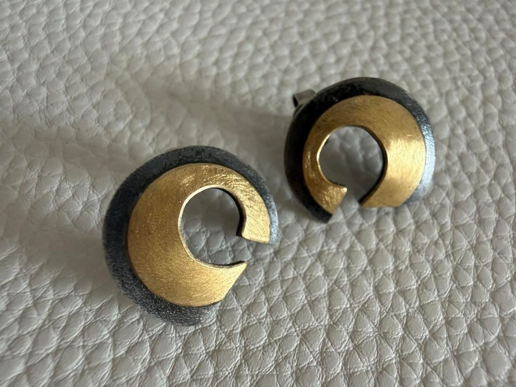 H187/Prachtige geoxideerde Goudkleur MODERNIST oorbellen, Gebruikt, Verzenden, X, Goud