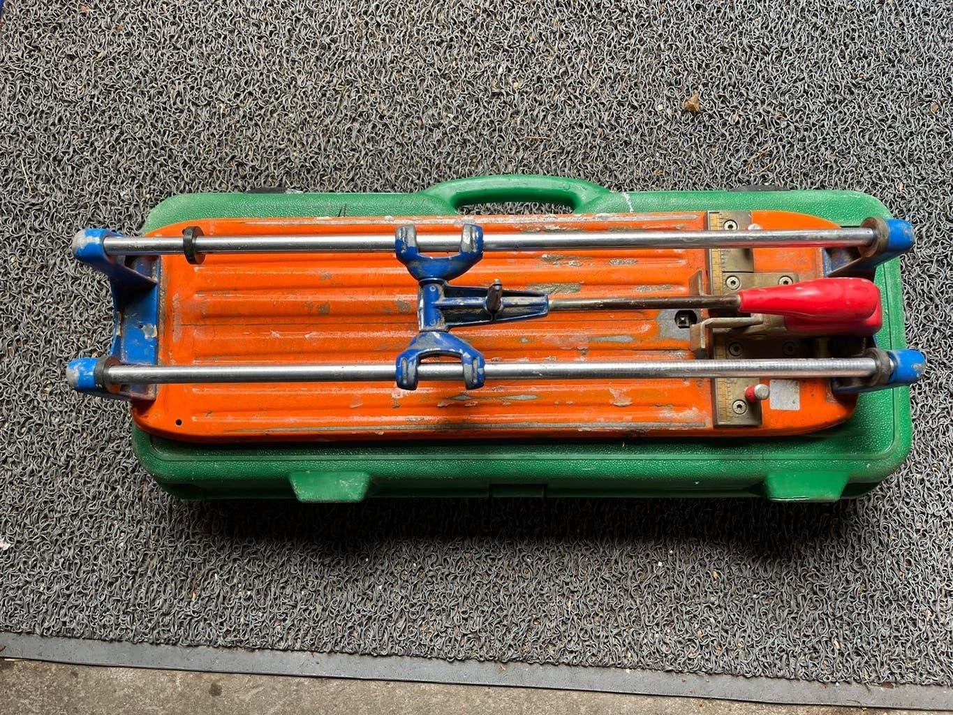Rubi tegelsnijder TS-40: geschikt voor 43cm 15mm dik, Doe-het-zelf en Verbouw, Gereedschap | Handgereedschap, Ophalen, Nieuw