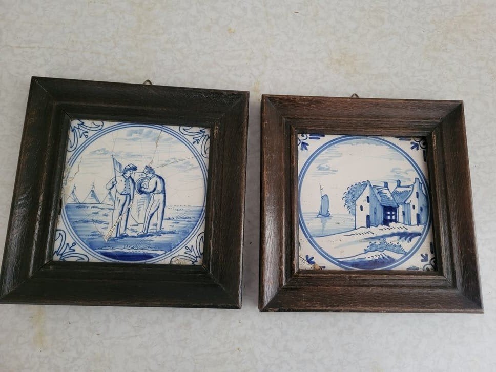 Antieke Delfts Blauwe Tegels in Lijst (2 stuks), Antiek en Kunst, Antiek | Wandborden en Tegels, Ophalen of Verzenden