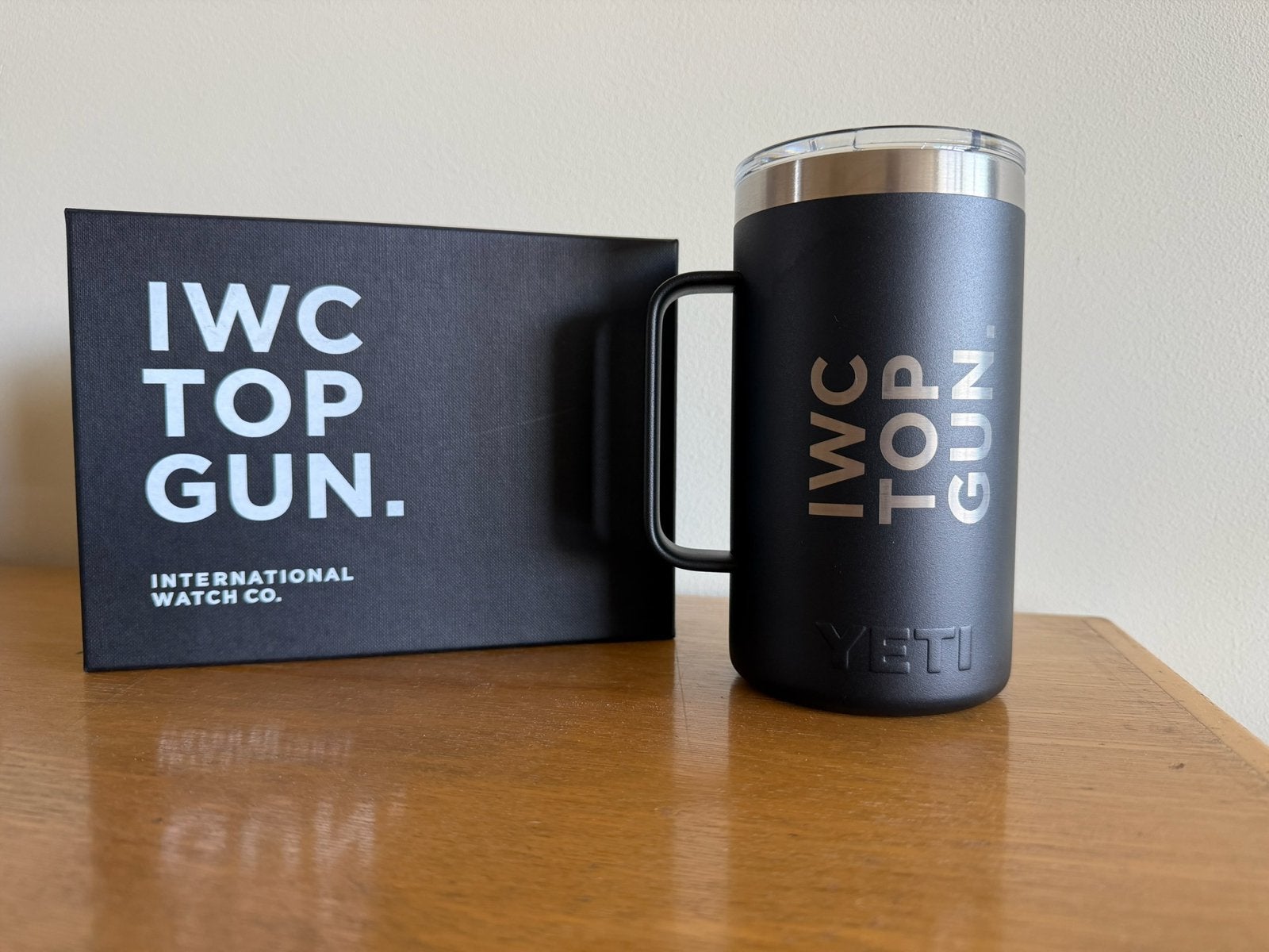 IWC Top Gun / IWC Schaffhausen x YETI Rambler, Sieraden, Tassen en Uiterlijk, Ophalen of Verzenden, Nieuw, Overige materialen