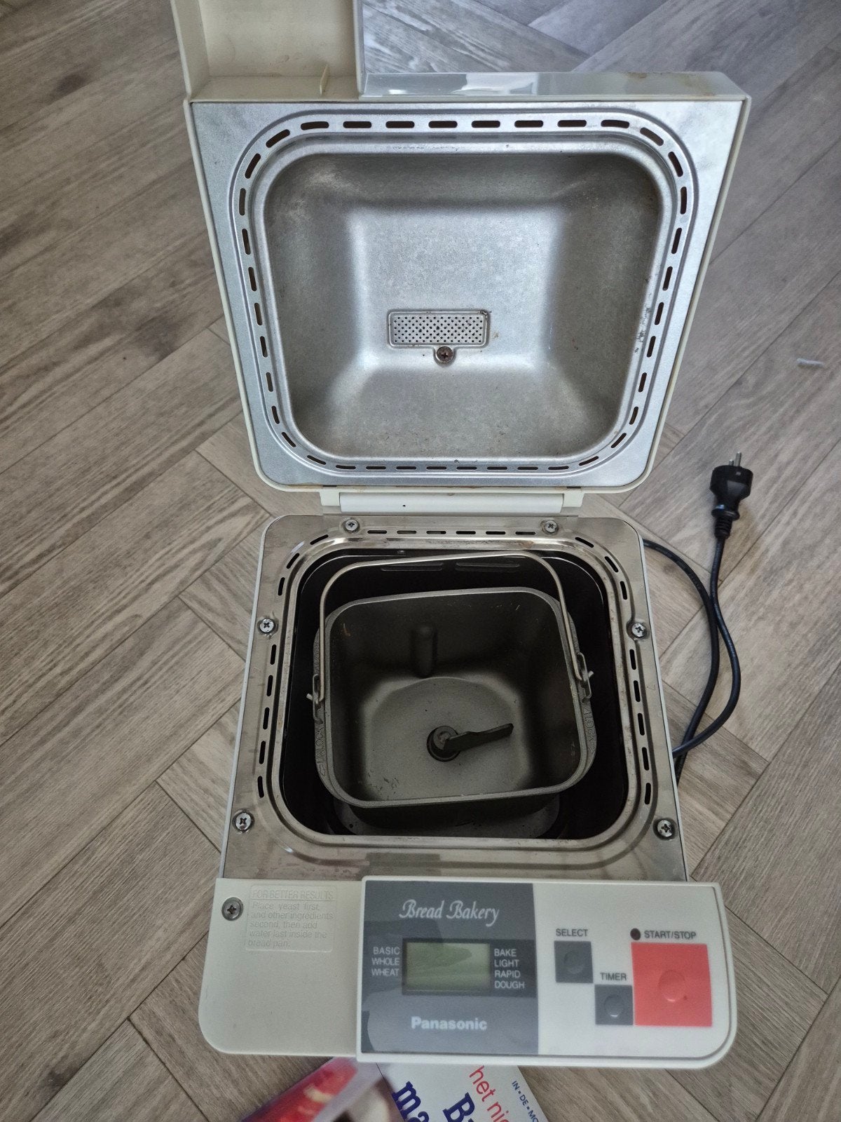 Panasonic Broodbakmachine met gratis boeken, 800 tot 1200 gram deeg, Ophalen, Met timer, Gebruikt