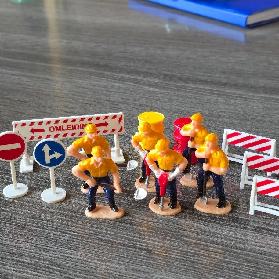 Speelgoedpoppetjes grondwerker., Ophalen of Verzenden, Zo goed als nieuw