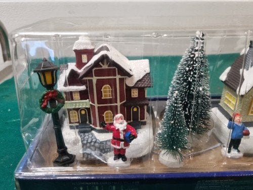 kerst decoratie huisjes nieuw in verpakking, Diversen, Kerst, Ophalen of Verzenden, 'T Olde Gre-j, Info@toldegrej.nl, Endepoelstraat 20f Didam