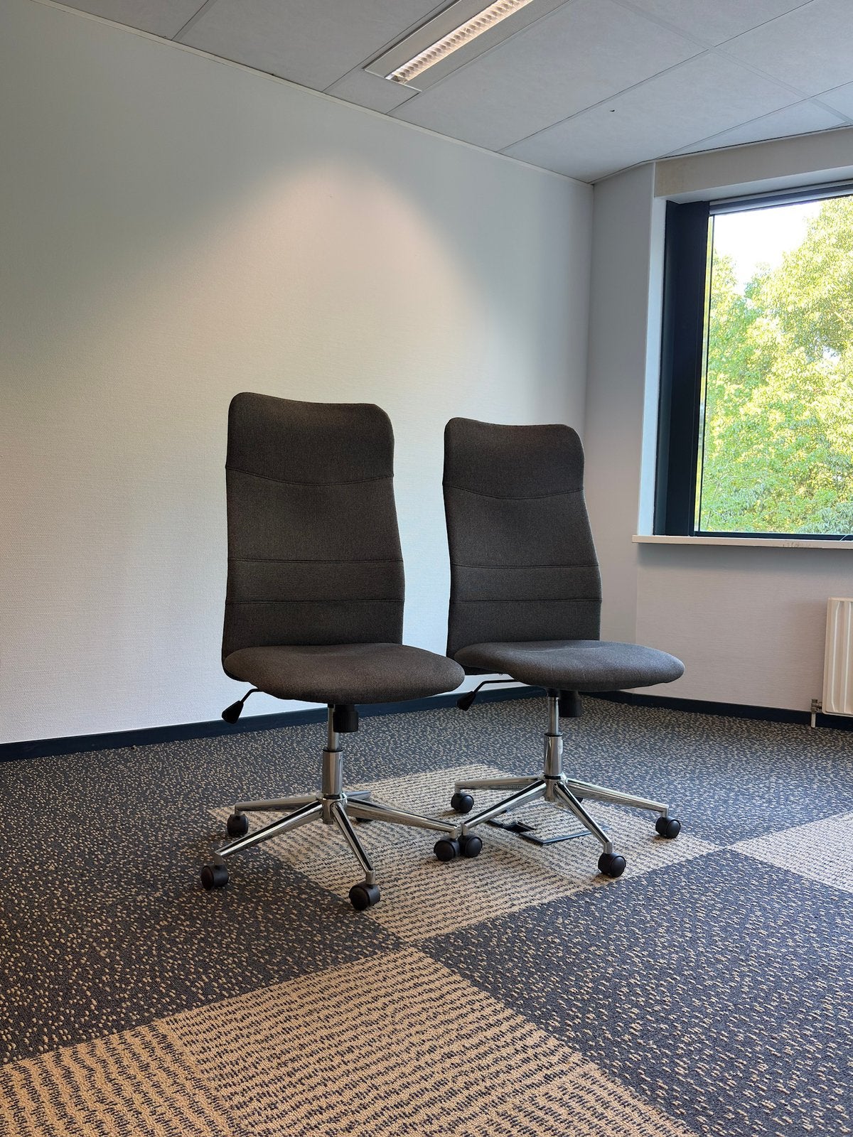 2 Verrijdbare bureaustoelen / vergaderstoelen – Gebruikt, Ophalen, Gebruikt, Grijs, Bureaustoel