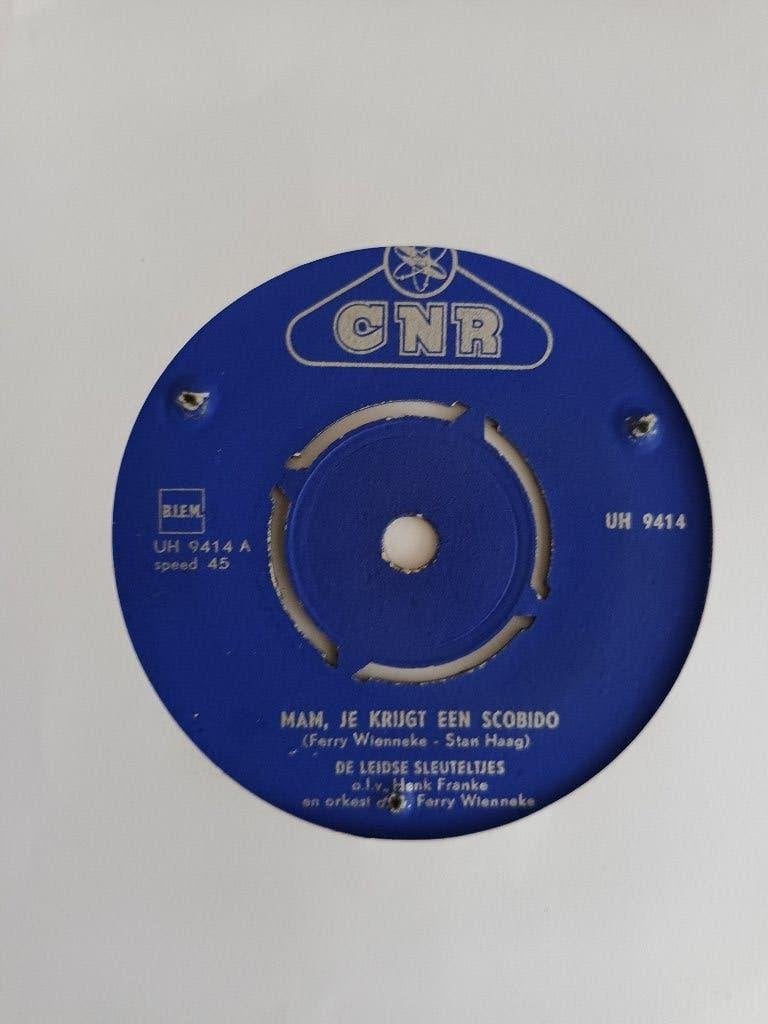 Leidse Sleuteltjes - Mam, Je Krijgt Een Scobido  (UH 9414), Originele persing, 7 inch, Ophalen of Verzenden, Zo goed als nieuw