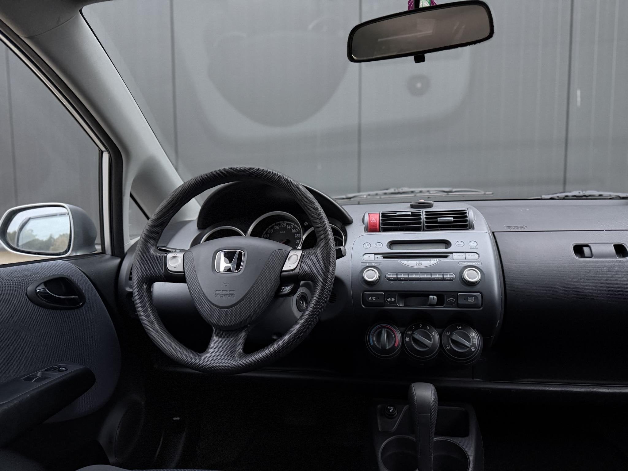 Honda Jazz 1.4 LS *AUTOMAAT* Airco l Trekhaak l 1jr APK, Auto's, 83 pk, 4 cilinders, Origineel Nederlands, Bedrijf