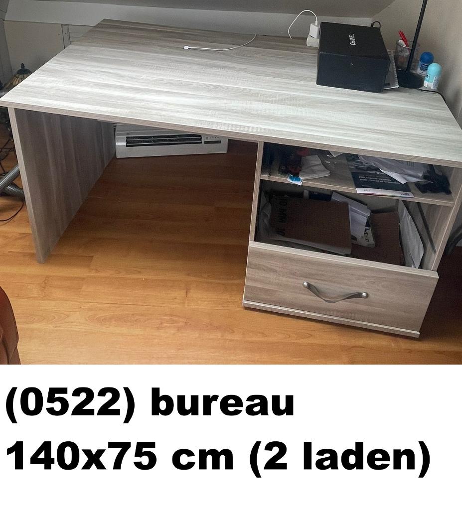 (0522) Bureau in grijseikenkleur van 140x75 cm, Ophalen, Gebruikt, ., Grijs