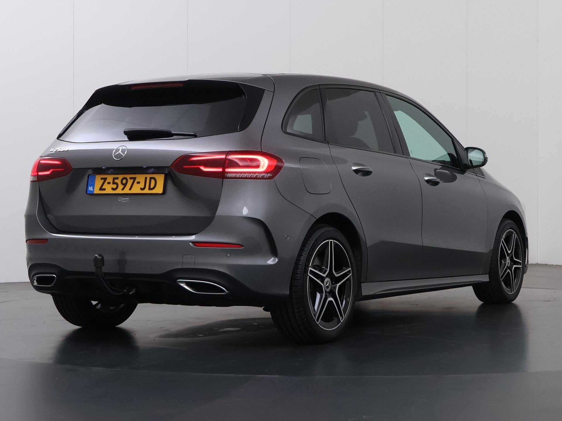 Mercedes-Benz B-klasse 250 e Business Line | AMG | Panoramad, Auto's, Dealer onderhouden, Stof, Gebruikt, 4 cilinders