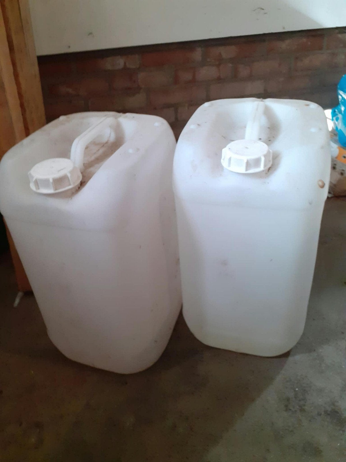 2 Stevige Jerrycans, Ophalen