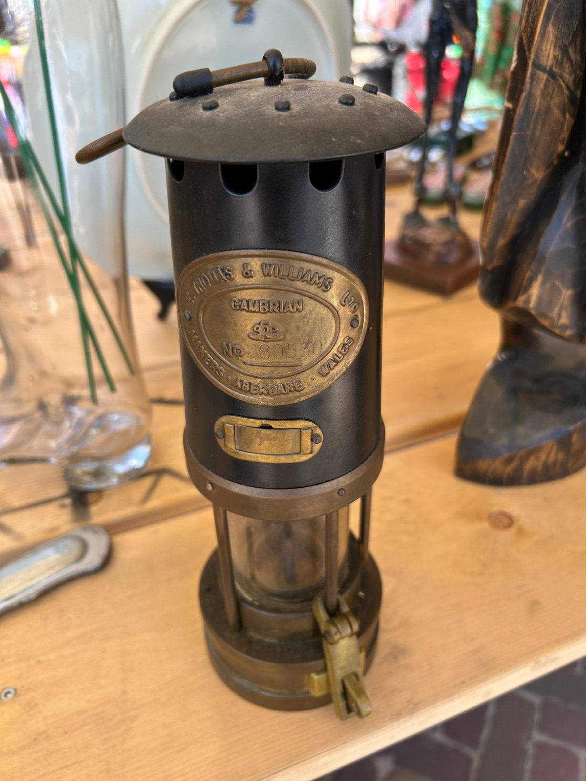 antieke E. Thomas & Williams Ltd. Cambrian mijnwerkerslamp, Ophalen