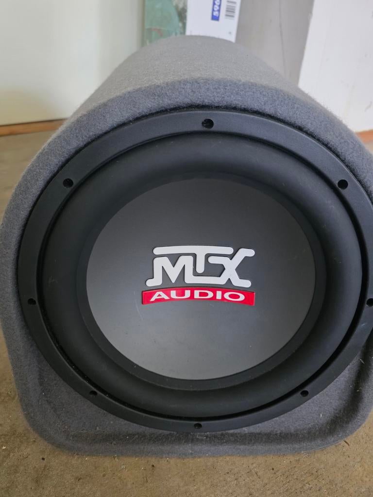 Subwoofer met versterker in één - ideaal voor kleine auto's, Ophalen