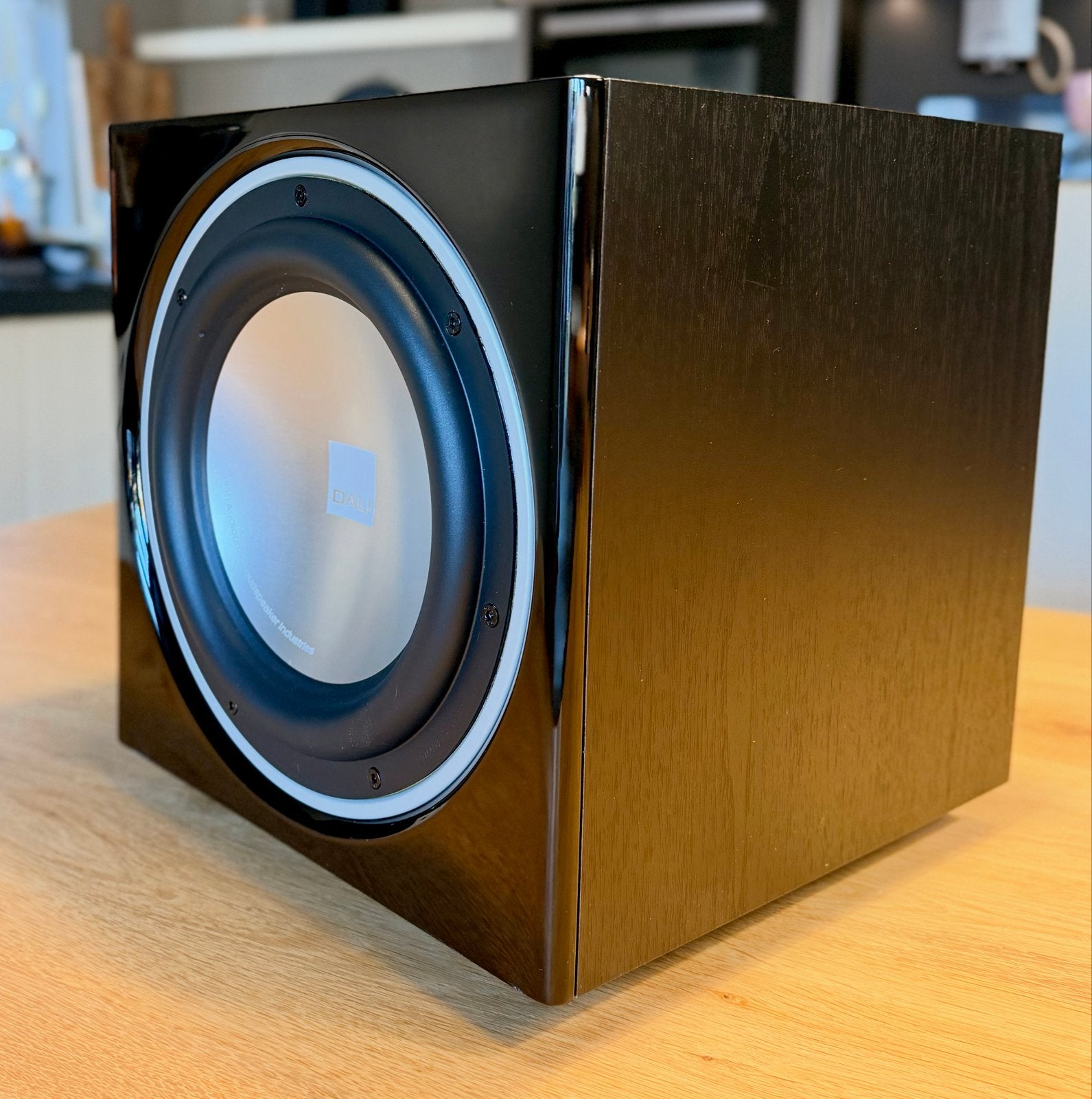 Dali SUB E-9 F Subwoofer - Zo goed als nieuw, Inclusief kabels, Subwoofer, Zo goed als nieuw, Dali