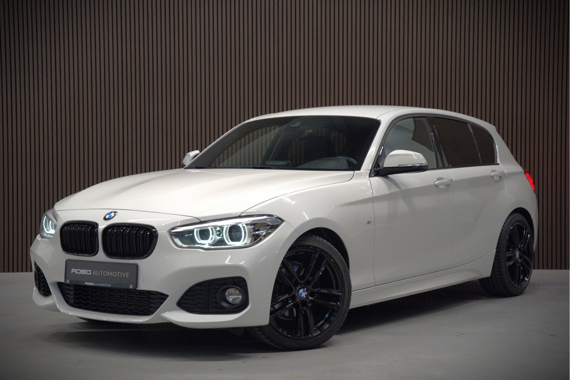 BMW 1-serie 118i Corporate Lease Executive M Sport | Automaa, Gebruikt, Alcantara, Wit, Origineel Nederlands