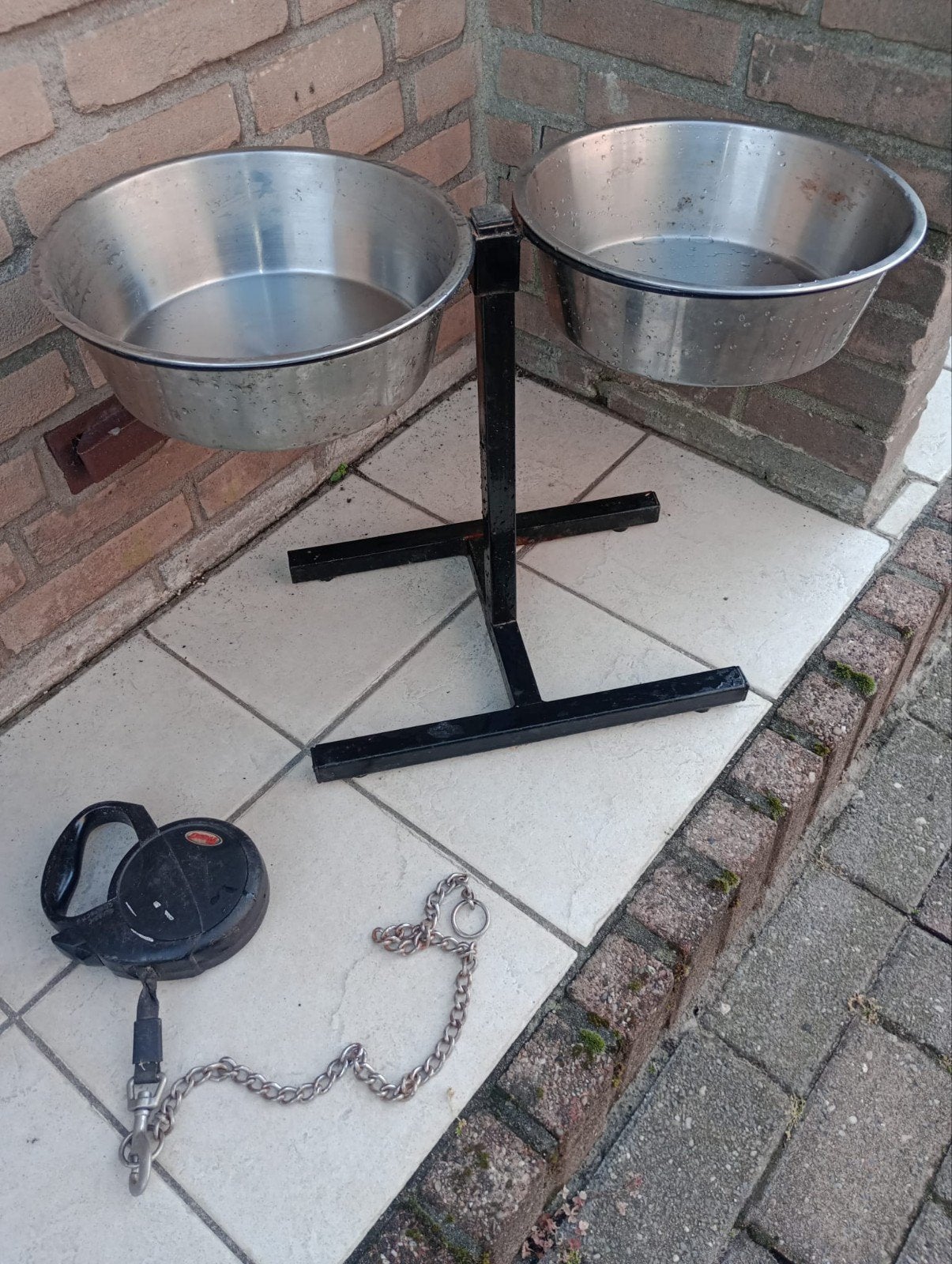 honden voer en drinkbak op standaard en riem, Dieren en Toebehoren, Ophalen