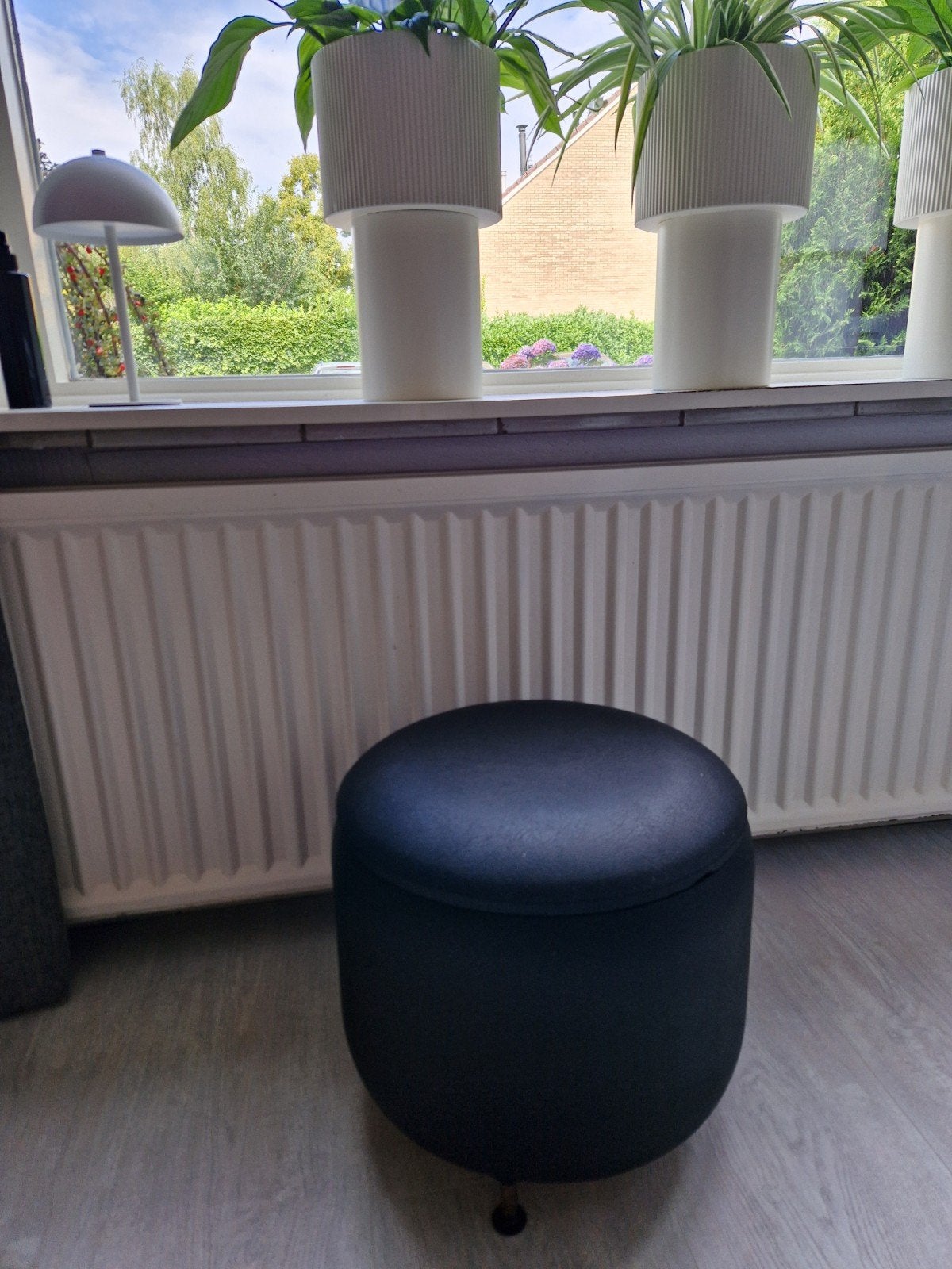 Jaren 60-70 opberg Poef zwart RETRO vintage, Huis en Inrichting, Banken | Voetenbanken en Poefen, Leer, Ophalen of Verzenden, Zo goed als nieuw
