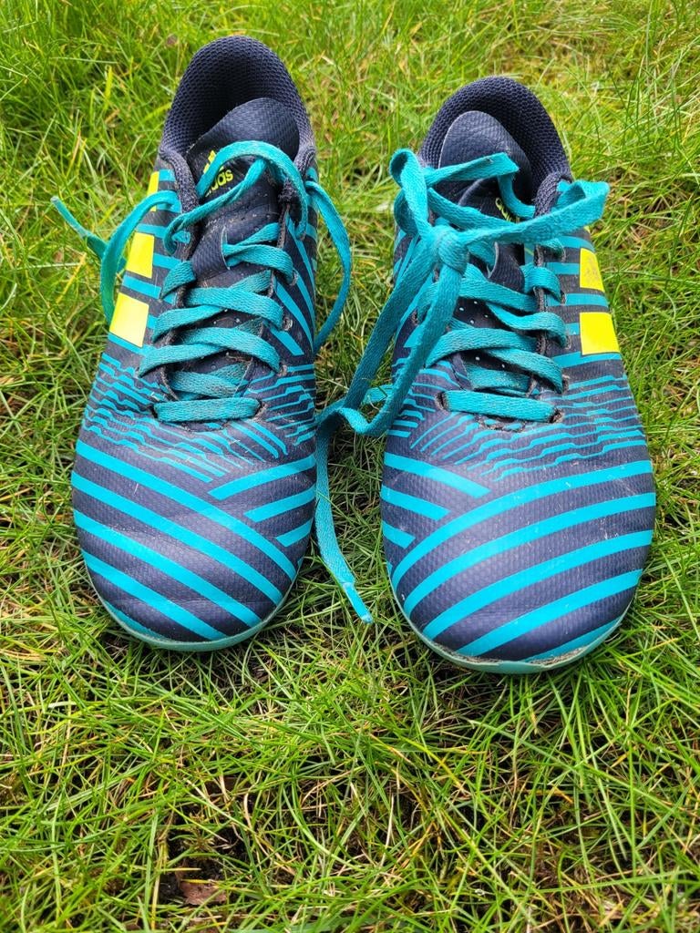 Adidas voetbalschoenen maat 34, Sport en Fitness, Voetbal, Maat XS of kleiner, Ophalen of Verzenden, Zo goed als nieuw, Schoenen