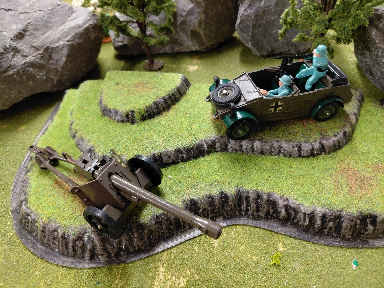 Britains Deetail Duitse Kubelwagen met pack kanon, Ophalen of Verzenden, 1:50 of kleiner