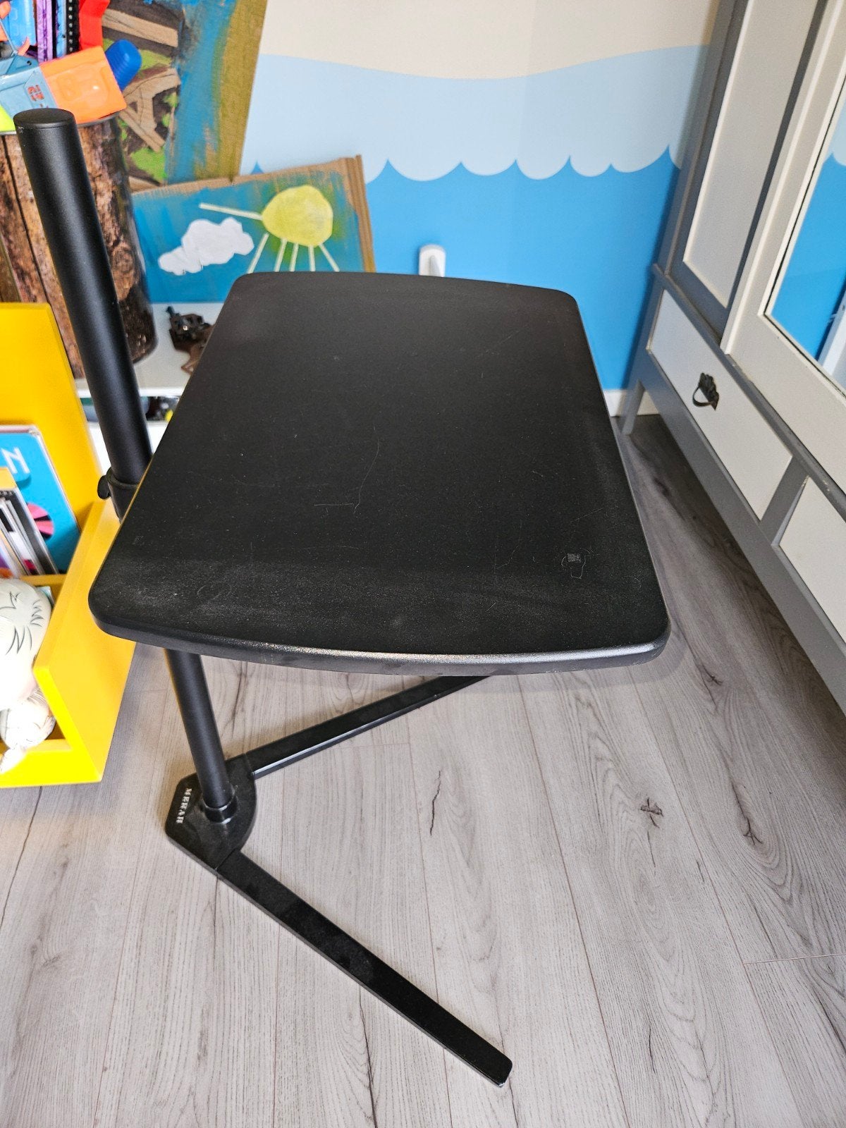 In hoogte verstelbare laptoptafel - 50cm breed, Computers en Software, Ophalen, Gebruikt