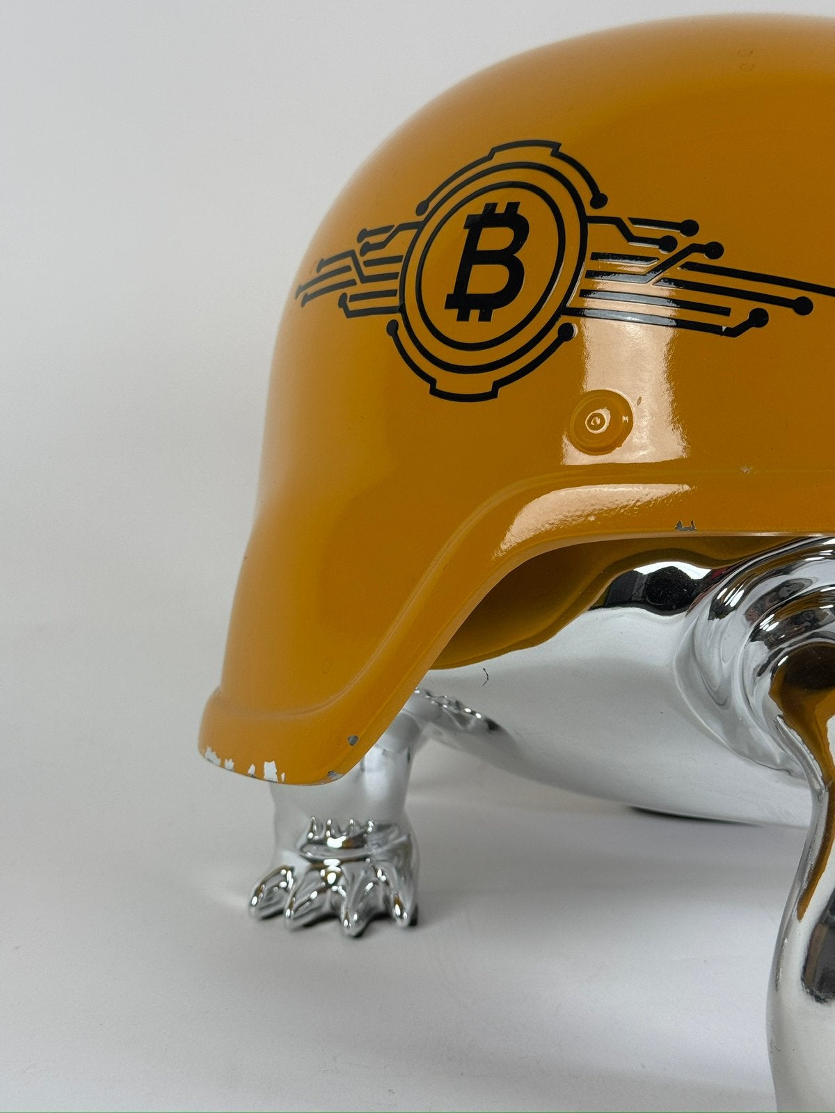 Diederik van Apple - Golden Peace Turtle Bitcoin, Gesigneerd, Pop/figuur, Overige materialen, 25 cm