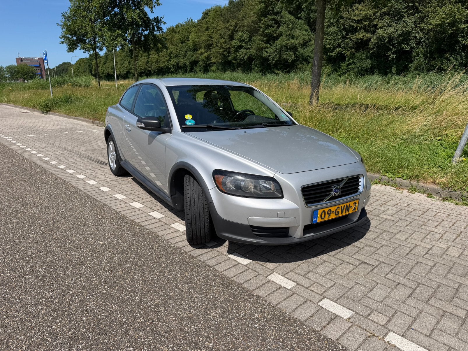 Volvo C30 1.6 2008 Grijs, Voorwielaandrijving, 1596 cc, Zwart, 4 cilinders