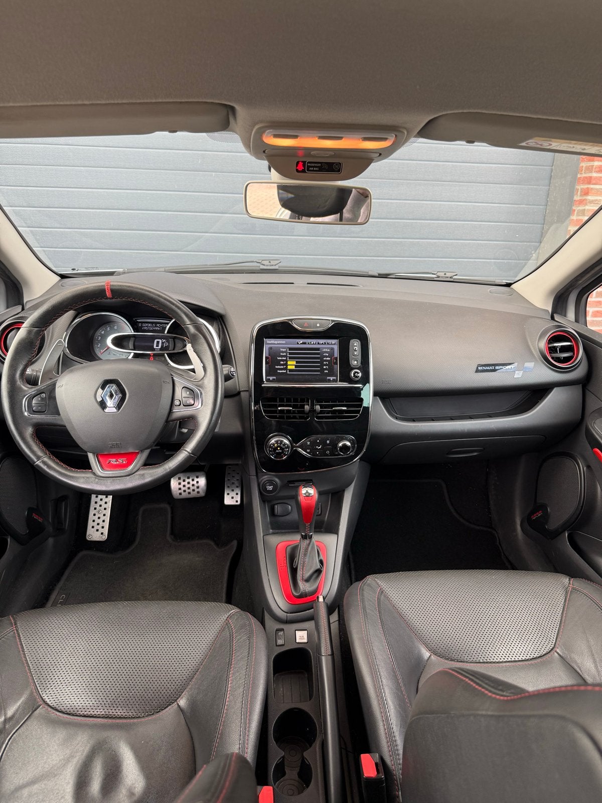 Foto 7 van Renault Clio 1.6 RS Turbo 147KW 5-DRS AUT 2015 Grijs
