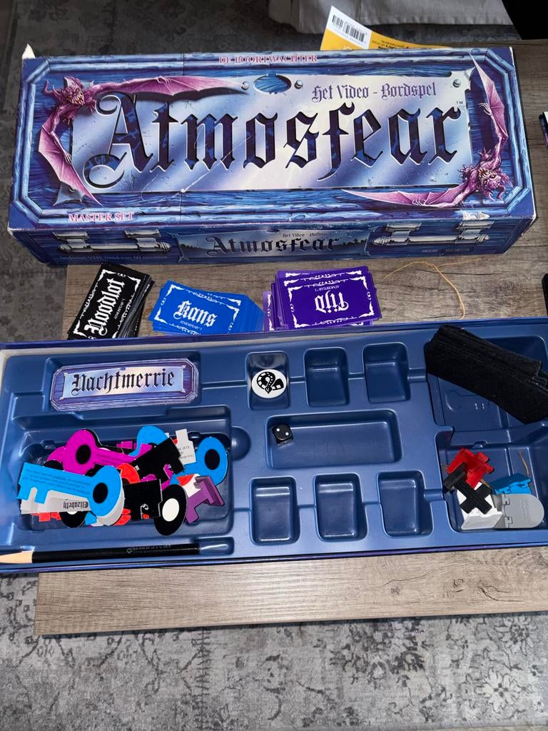 Atmosfear: Het Videohorror Bordspel - Master Set, Hobby en Vrije tijd, Gezelschapsspellen | Bordspellen, Drie of vier spelers