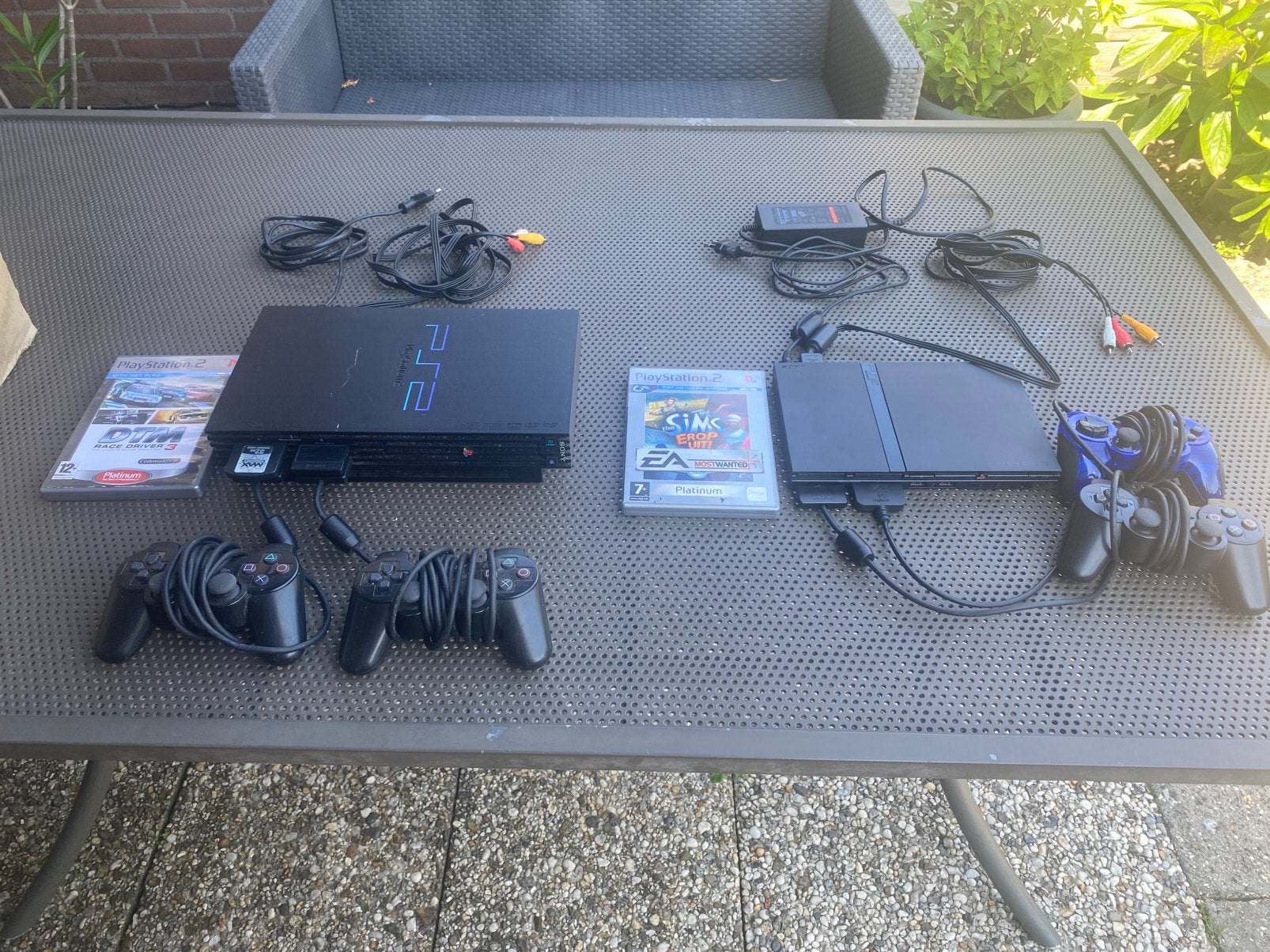 2 x PlayStation 2 een Wii, Ophalen, Gebruikt, Met 1 controller