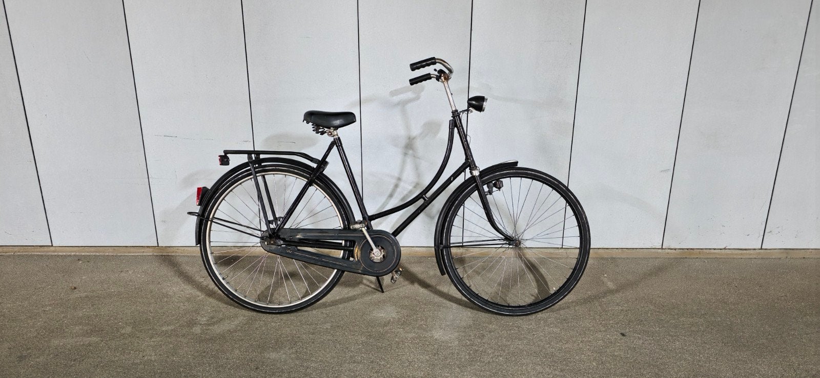 Een zwarte Omafiets met terugtraprem in goede en nette staat, 56 cm of meer, Ophalen, Gebruikt, Terugtraprem