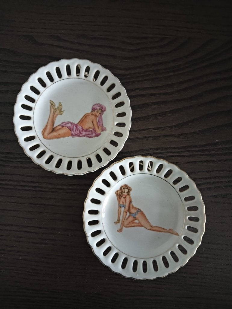 Pin-up decoratie - porselein schoteltjes (2 stuks), Antiek en Kunst, Ophalen of Verzenden