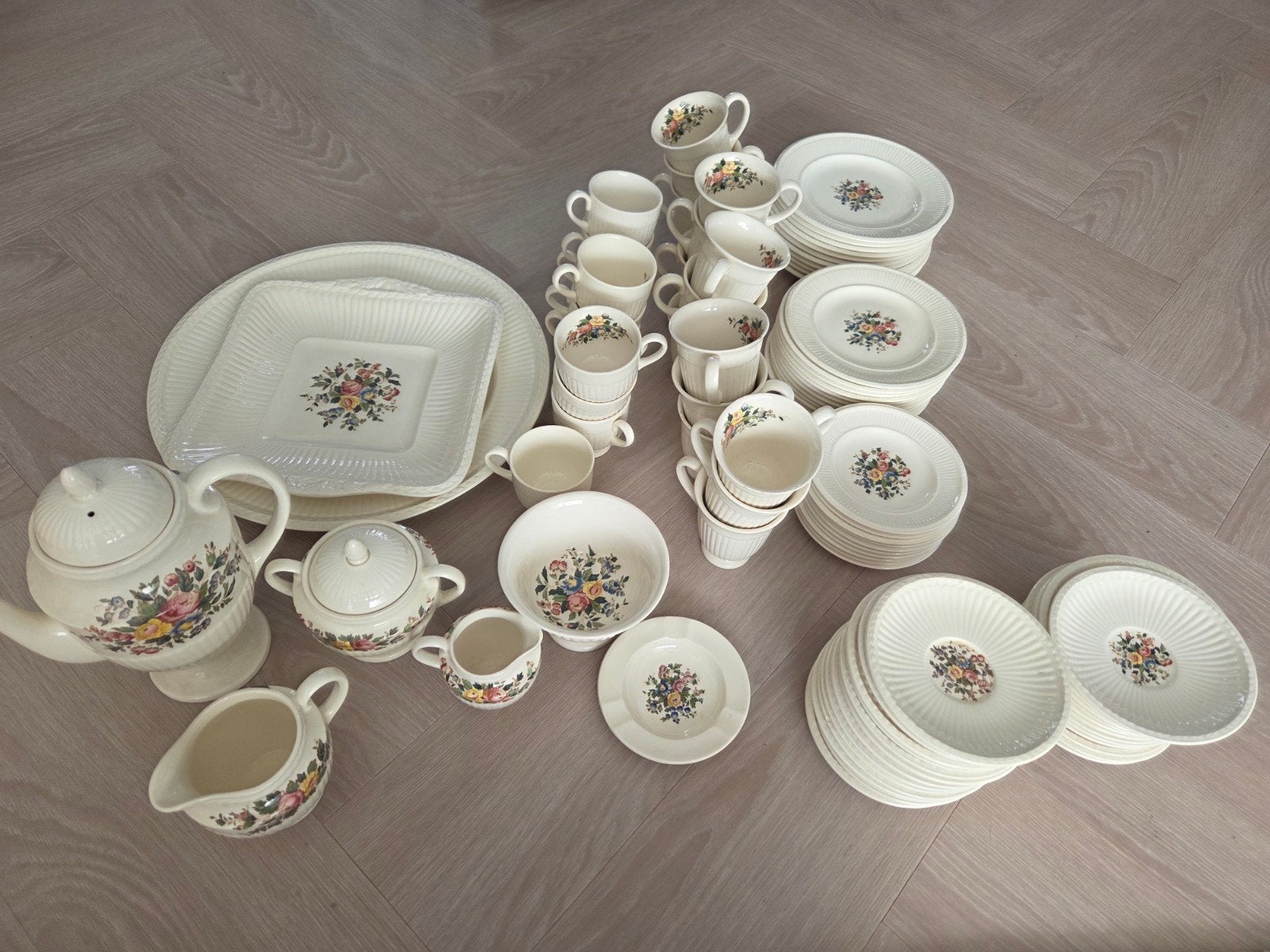 wedgewood Conway servies, Ophalen of Verzenden, Porselein, Kop en/of schotel