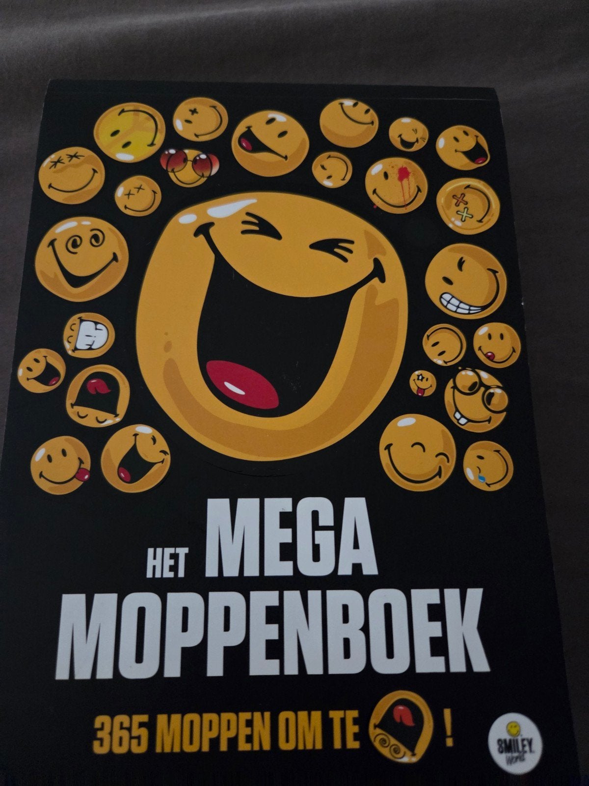 Het Mega Moppenboek - 365 moppen om te lachen!, Boeken, Ophalen of Verzenden, Nieuw, Moppen