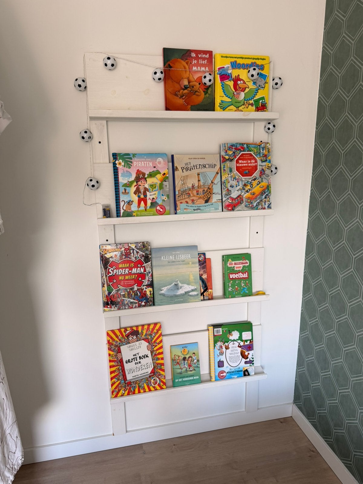 GRATIS Boekenkast voor aan de muur, Ophalen, Gebruikt, 50 tot 100 cm, Minder dan 100 cm