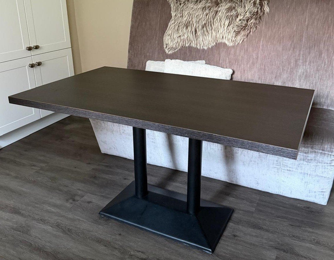 Mooie donkerbruine eettafel met metalen onderstel, Huis en Inrichting, 100 tot 150 cm, Modern, Industrieel, 50 tot 100 cm, Zo goed als nieuw