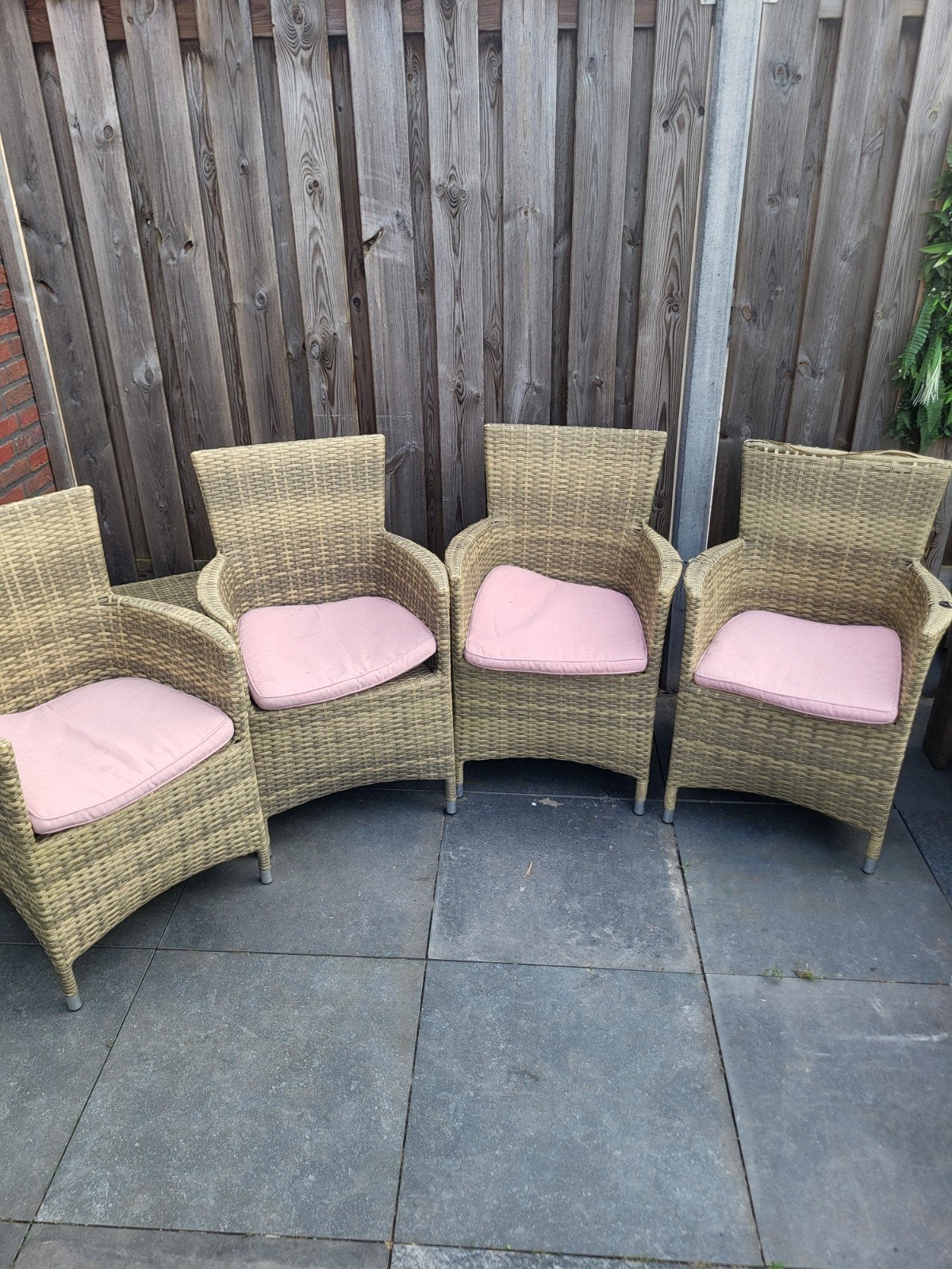 4 tuinstoelen met kussen, Ophalen of Verzenden, Gebruikt, Kunststof