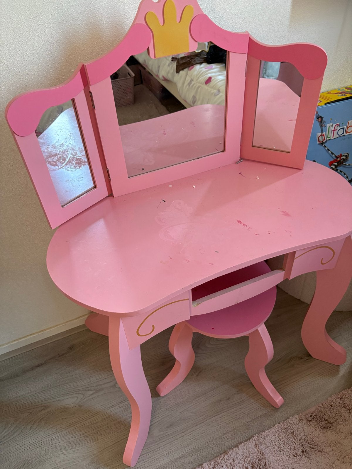 Roze kaptafel met krukje - Gebruikt, Huis en Inrichting, Ophalen, Gebruikt, Hout